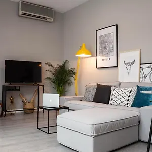 Behouse Santa Cruz Sevilla